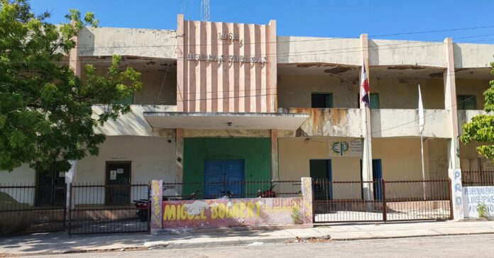 Edificio de oficinas públicas de Pedernales