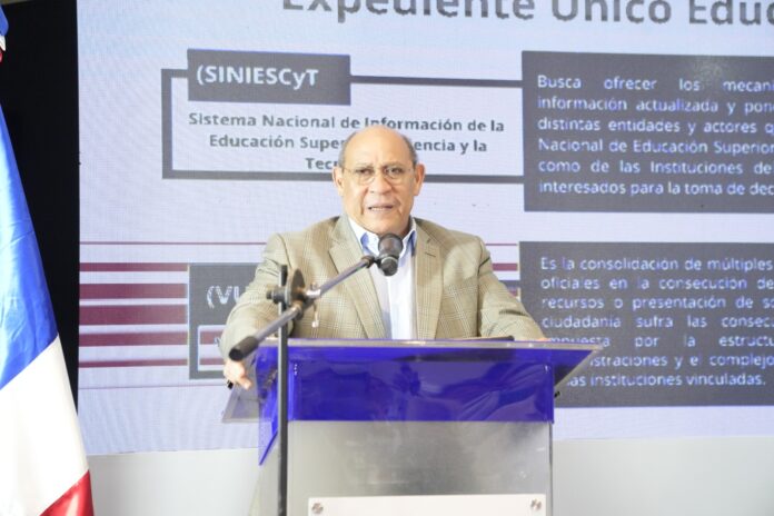 Rafael Santos Badía, director general del INFOTEP