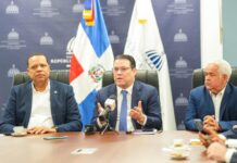 Ministro Yayo Sanz Lovatón instala mesa de diálogo con Adanegas para abordar comisiones por pagos con tarjetas